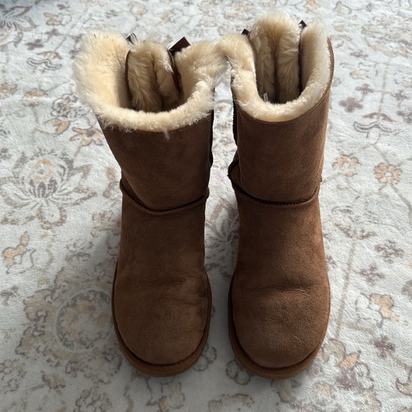 UGG Bailey Bow Boots Brown Women’s Size 9 Faux Fur Lined Chestnut Double Bow - Picture 3 of 16